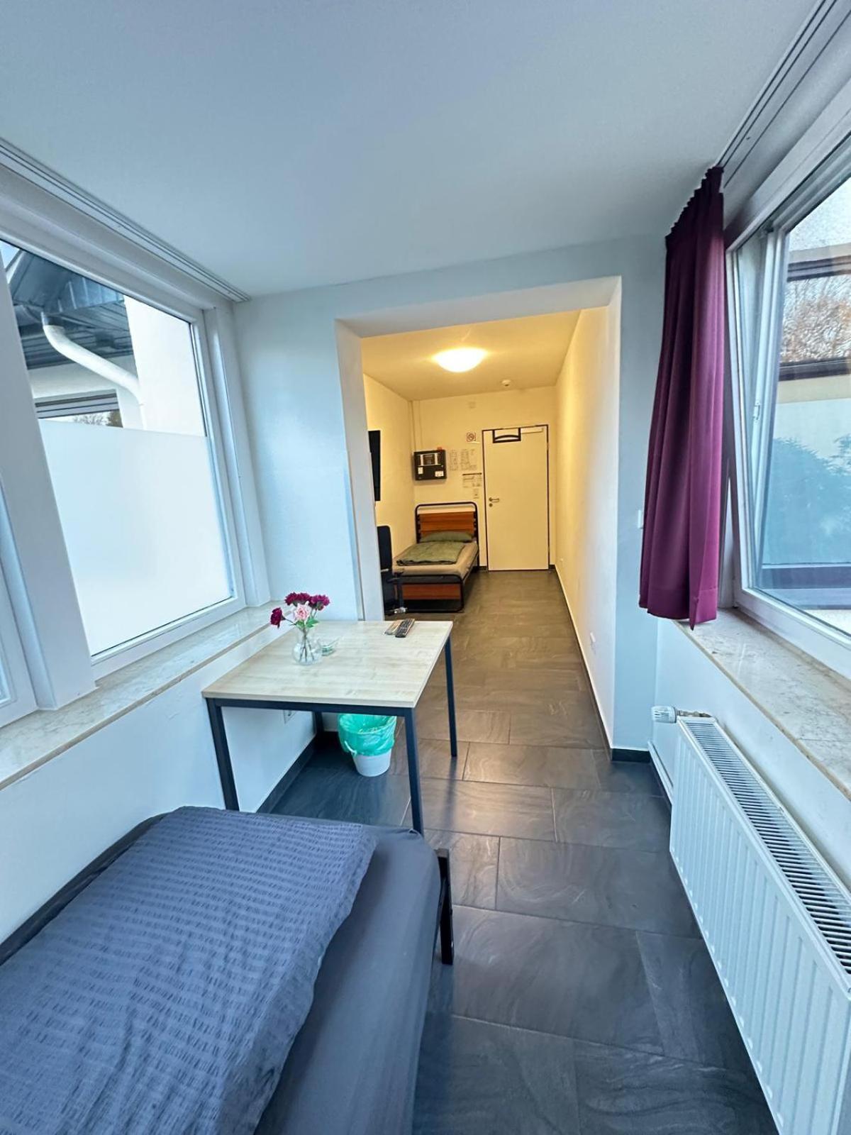 Mk Hostel Oyten - Free Wifi & Parking - 24H Check-In Ngoại thất bức ảnh